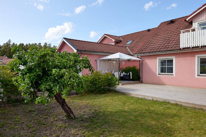 7 rum villa på Nyponstigen 112 Finninge, Strängnäs kommun - bild 1