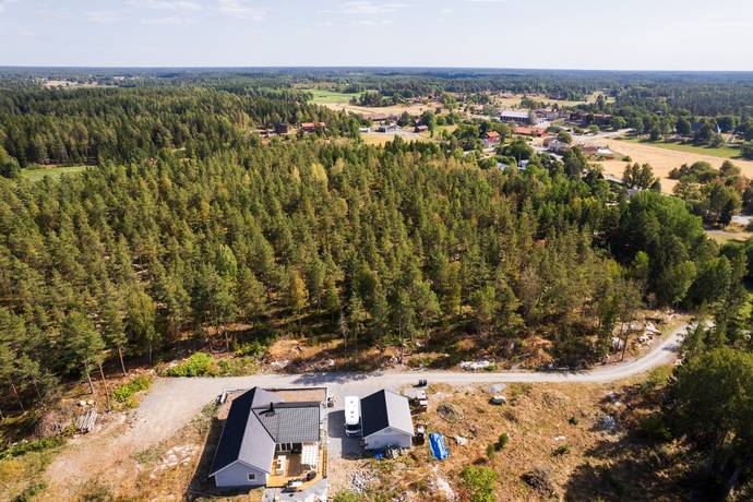 Lilla Väsby 8E, Almunge, Uppsala kommun