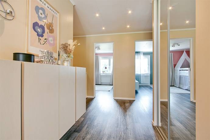 5 rum Radhus på Bondestigen 57 Salem Salems kommun - bild 10