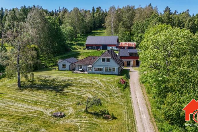 10 rum gård/skog på Höglund Skröfva 3 Laxarby, Bengtsfors kommun - bild 1