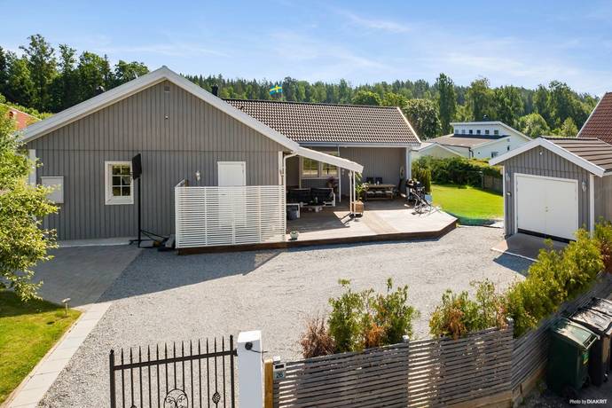 5 rum villa på Berberisvägen 26 Rosenängarna, Upplands-Bro kommun - bild 1