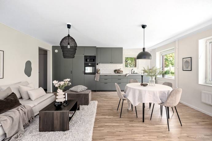 3 rum lägenhet på Spegelbacken 46  Gribbylund, Täby kommun - bild 1