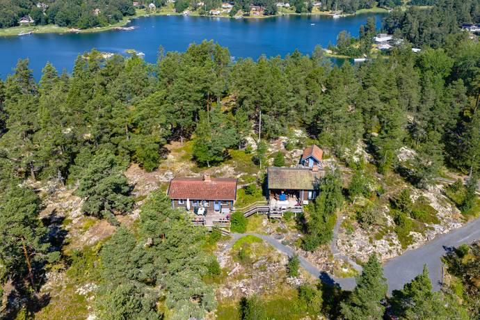 6 rum fritidshus på Knektens backe 9 Ljusterö-Väsby, Österåkers kommun - bild 2