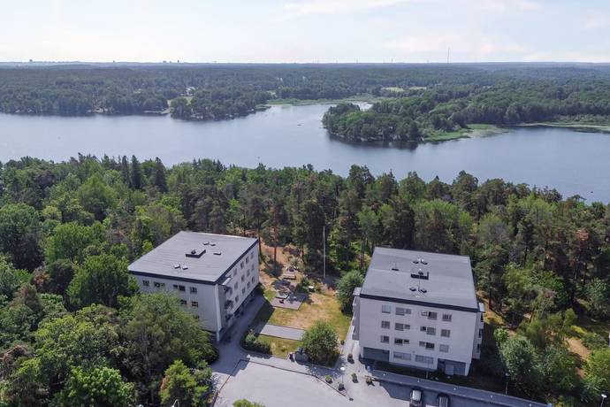 3 rum lägenhet på Ullerudsbacken 61 Farsta strand, Stockholms kommun - bild 2