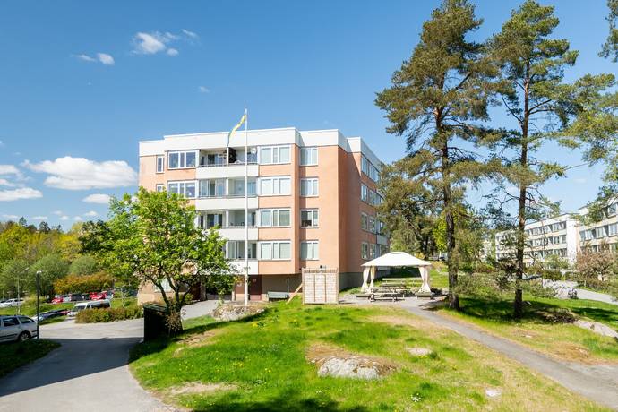 2 rum lägenhet på Loftvägen 17 Skogås, Huddinge kommun - bild 1