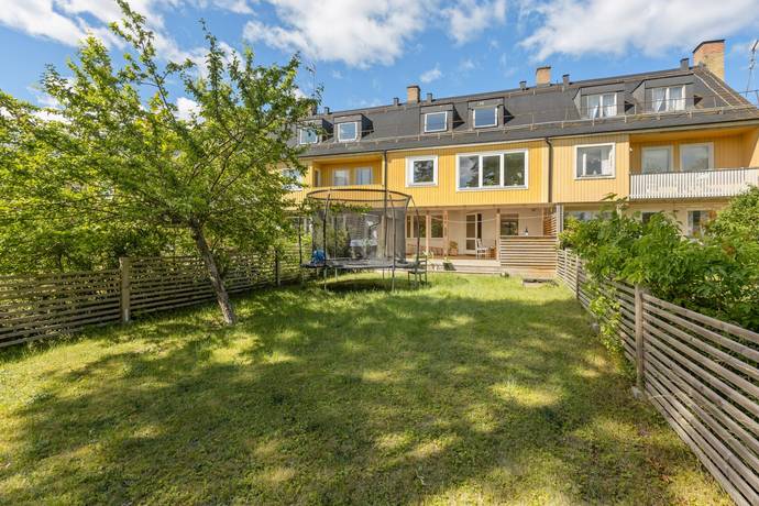 7 rum radhus på Grönbetevägen 40 Hässelby Södra Villastad, Stockholms kommun - bild 1