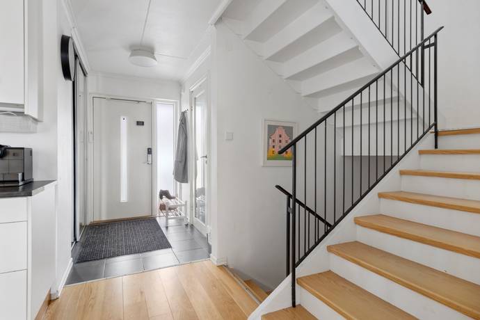 6 rum Radhus på Basgränd 127 Vällingby - Kälvesta Stockholms kommun - bild 14