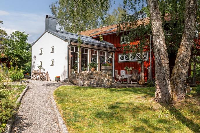 6 rum villa på Hasselvägen 14 Mariefred, Strängnäs kommun - bild 1