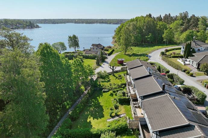 5 rum kedjehus på Vitnäsvägen 40 Drevviksstrand, Huddinge kommun - bild 1