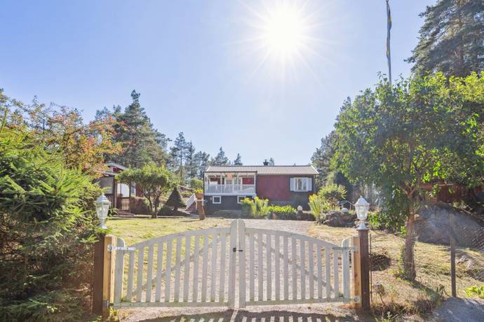2 rum villa på Skogsleden 13 Länna, Huddinge kommun - bild 1