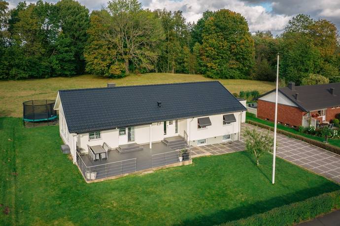 7 rum Villa på Månstensvägen 19 Ulveket Skövde kommun - bild 51