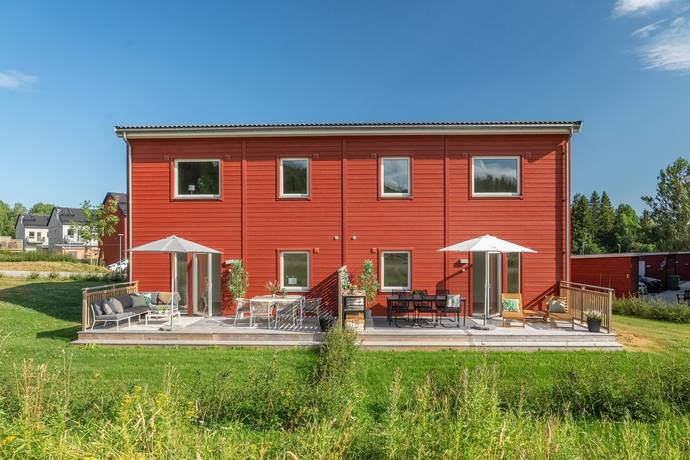 5 rum radhus på Russvägen 23B Lillhällom, Sundsvalls kommun - bild 1