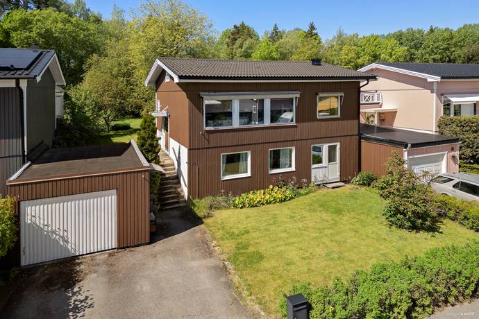 5 rum Villa på Polygonvägen 10 Viksjö Järfälla kommun - bild 1