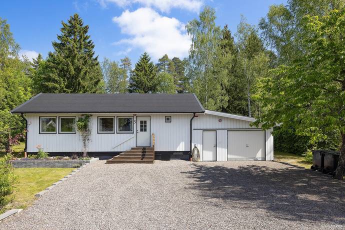 3 rum villa på Lundsångarvägen 5 Söderskogen, Håbo kommun - bild 1