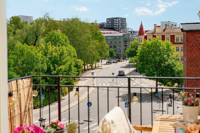 2 rum lägenhet på Tellusborgsvägen 68 Midsommarkransen, Stockholms kommun - bild 2