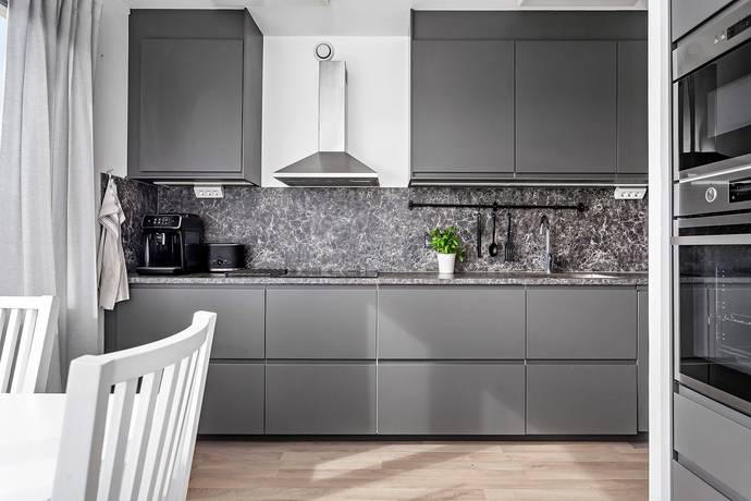 2 rum lägenhet på Oxelvägen 51 Älta Centrum/stensö, Nacka kommun - bild 1