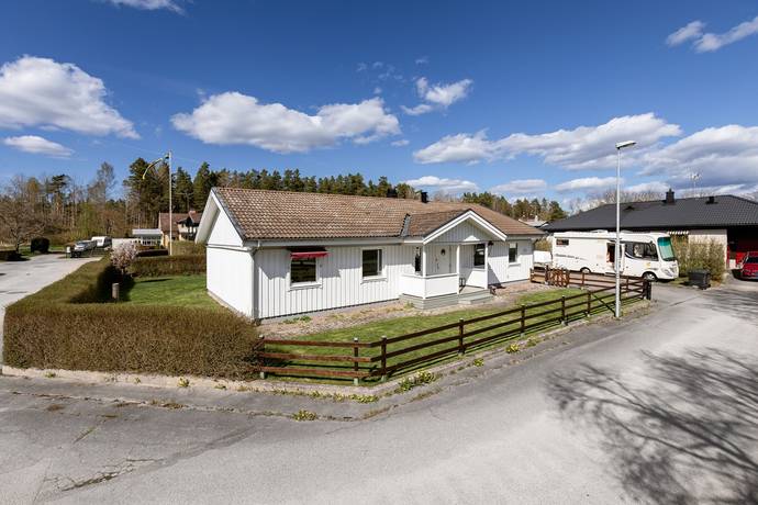 4 rum villa på Hantverkaregatan 22 Målilla, Hultsfreds kommun - bild 1