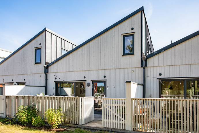 5 rum Radhus på Segelvägen 12 Gustavsberg - Gustavsbergs Hamn Värmdö kommun - bild 1