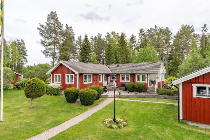 5 rum vinterbonat fritidshus på Gudinge 233 Hållnäs, Tierps kommun - bild 1