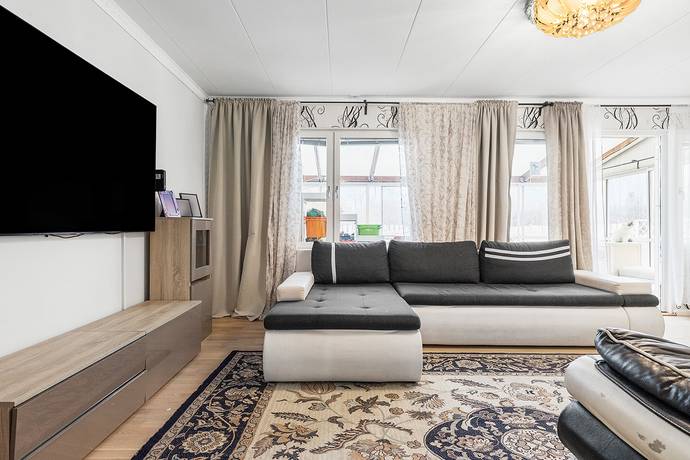 5 rum Radhus på Vänortsringen 22 Centrala Märsta Sigtuna kommun - bild 4
