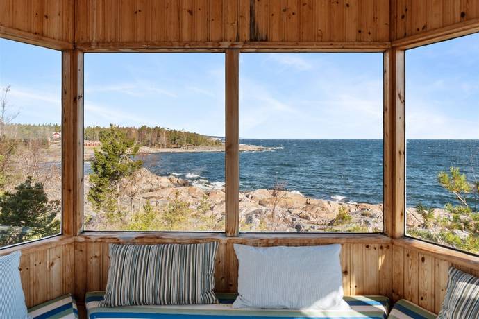 5 rum fritidshus på Rödbergsvägen 54 Gamla Grisslehamn, Norrtälje kommun - bild 1