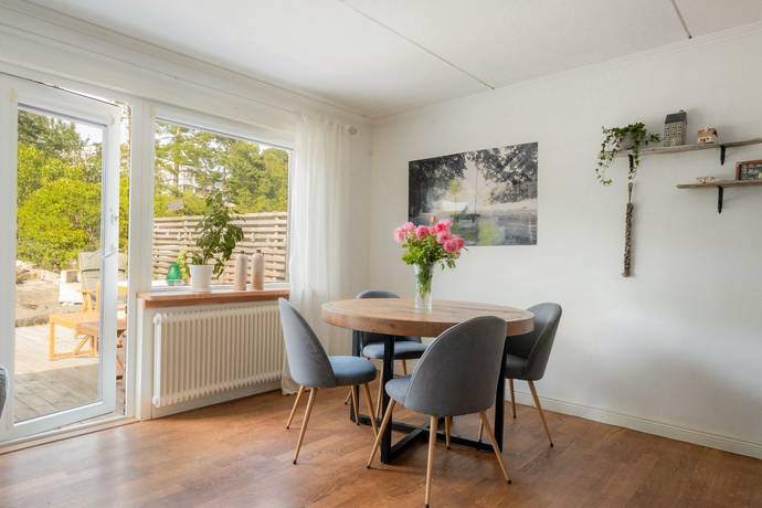 4 rum radhus på Styrbordsvägen 94 Mastvägsområdet, Oxelösunds kommun - bild 1