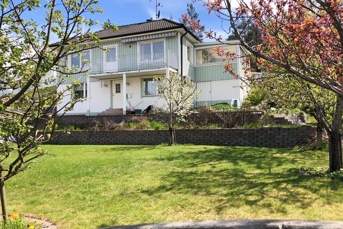 7 rum villa på Gamla Södertäljevägen 201 Huddinge - Segeltorp -  Sankt Mikael, Huddinge kommun - bild 1