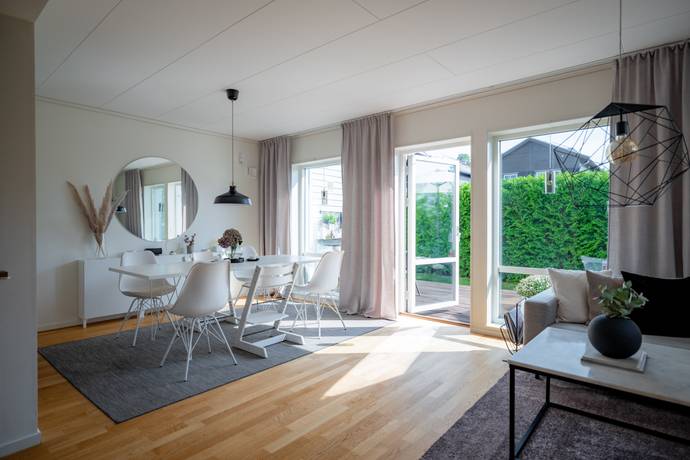 5 rum villa på Norra Årvägen 2 Brunnby Park, Upplands Väsby kommun - bild 4