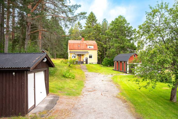 5 rum villa på Industrivägen 21 Brunne, Kramfors kommun - bild 1