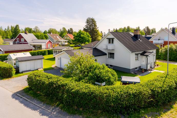 6 rum villa på Länsmansgatan 34 Brännan, Skellefteå kommun - bild 1
