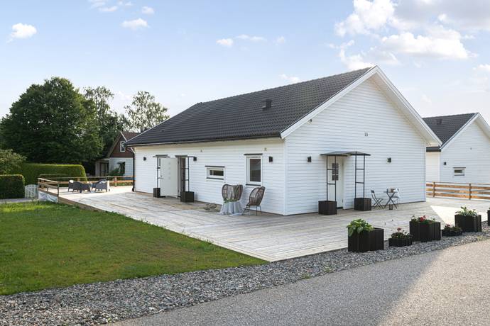 4 rum villa på Lyckovägen 11 + 13 Torestorp, Marks kommun - bild 1