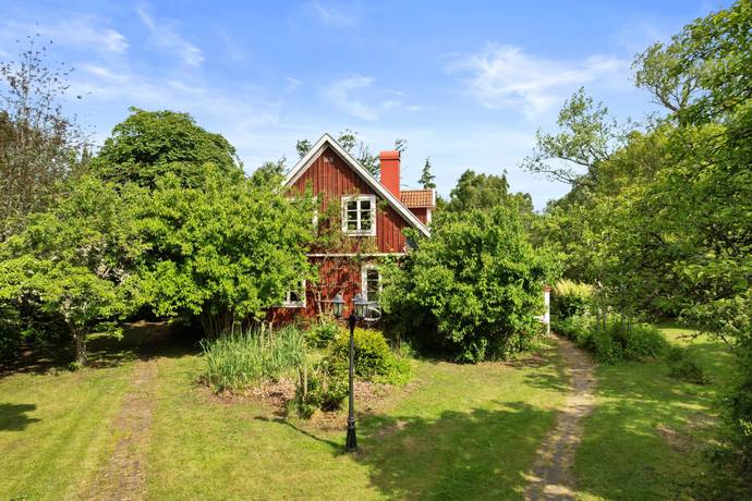 7 rum gård med jordbruk på Skallatorpsvägen 2 Sturkö, Karlskrona kommun - bild 1