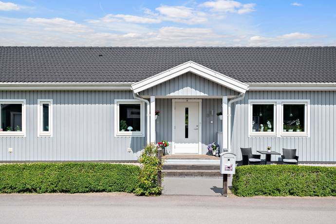 5 rum villa på Fyrspettsgatan 8 Löberöd, Eslövs kommun - bild 1