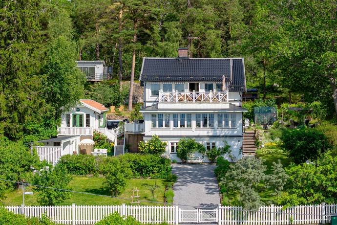 6 rum fritidshus på Högbovägen 1 Ljusterö-Linanäs, Österåkers kommun - bild 1