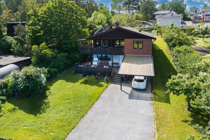 6 rum villa på Västra Banvägen 134 Centralt, Österåkers kommun - bild 1