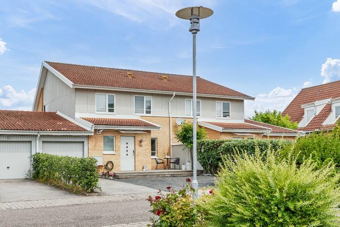 5 rum parhus på Bettys väg 25 Klagshamn, Malmö kommun - bild 1