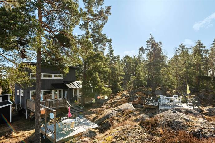 3 rum vinterbonat fritidshus på Örnstigen 10 Gåsvik, Norrtälje kommun - bild 1