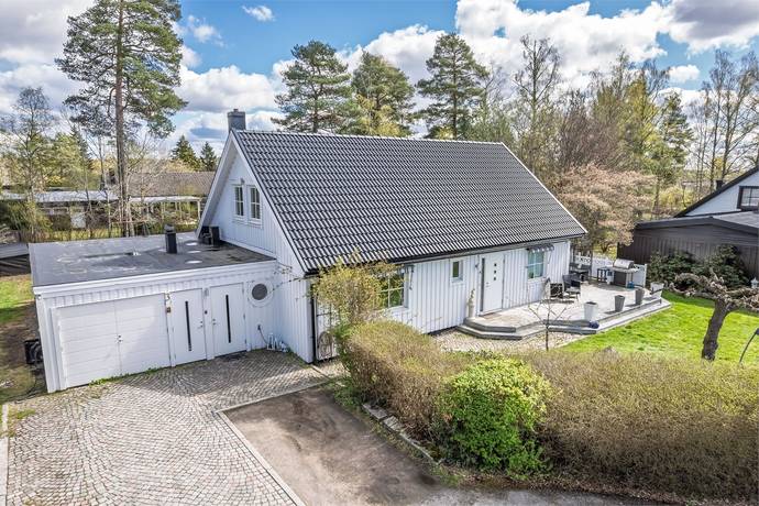 7 rum villa på Hästhovsvägen 3 Bro - Finnsta, Upplands-Bro kommun - bild 1