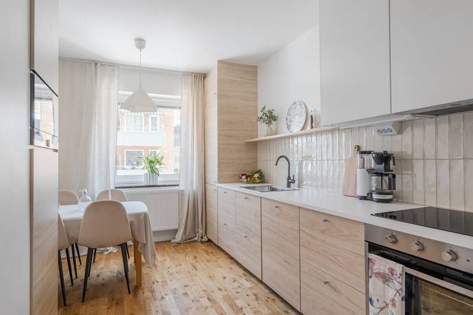 3 rum lägenhet på Riddaregatan 11 Centralt, Trollhättans kommun - bild 2