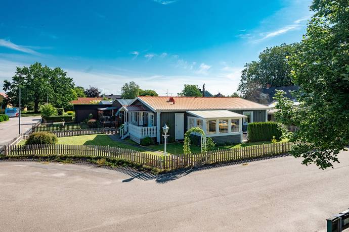 4 rum villa på Tomtvägen 2 Tråvad, Vara kommun - bild 1