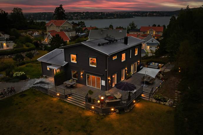 8 rum villa på Västerskärsringen 41B Svinninge, Österåkers kommun - bild 1