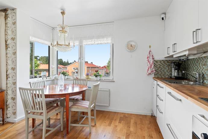 2 rum lägenhet på Bergavägen 8 B Åkersberga Centralt, Österåkers kommun - bild 4