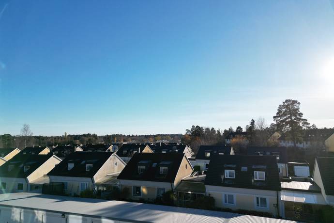 6 rum Radhus på Basgränd 127 Vällingby - Kälvesta Stockholms kommun - bild 32