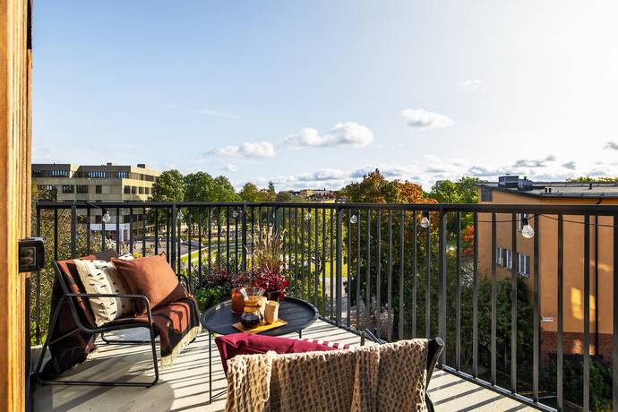3 rum lägenhet på Cedergrensvägen 4 Midsommarkransen/Telefonplan, Stockholms kommun - bild 2
