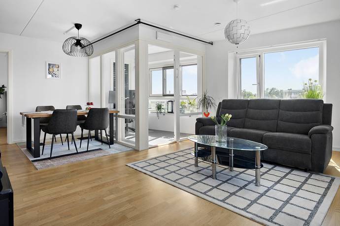 3 rum lägenhet på BORGARFJORDSGATAN 21B, Vån 9/16 Kista, Stockholms kommun - bild 1