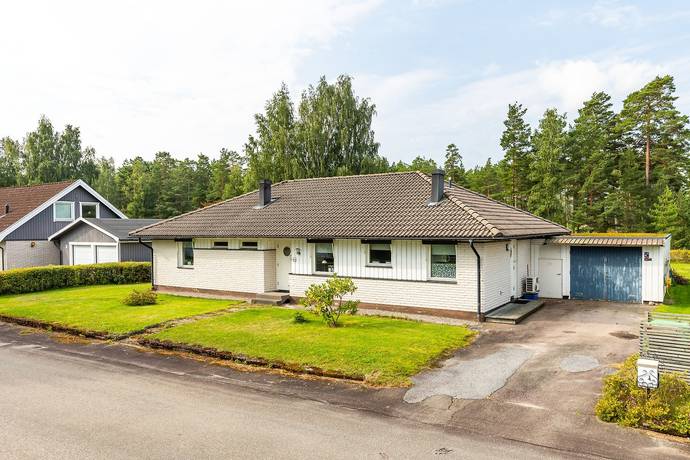 5 rum Villa på Smultronstigen 44 Norra Skogen Karlsborgs kommun - bild 2