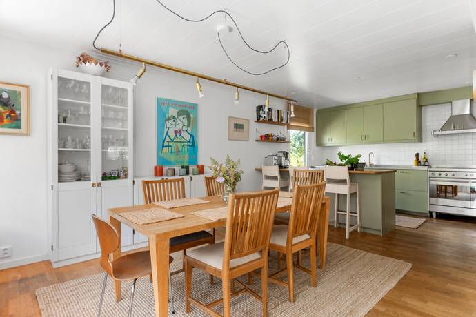 7 rum villa på Markvägen 43 Nälsta, Stockholms kommun - bild 4