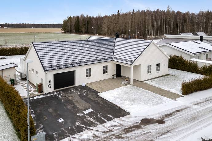 6 rum Villa på Ryttartorpsgatan 12 Skogstorp Kumla kommun - bild 8