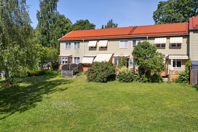 4 rum radhus på Relävägen 2 Kallhäll, Järfälla kommun - bild 1