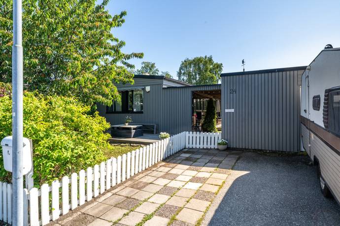 villa på Tunnlandsvägen 24 Viksjö, Järfälla kommun - bild 1